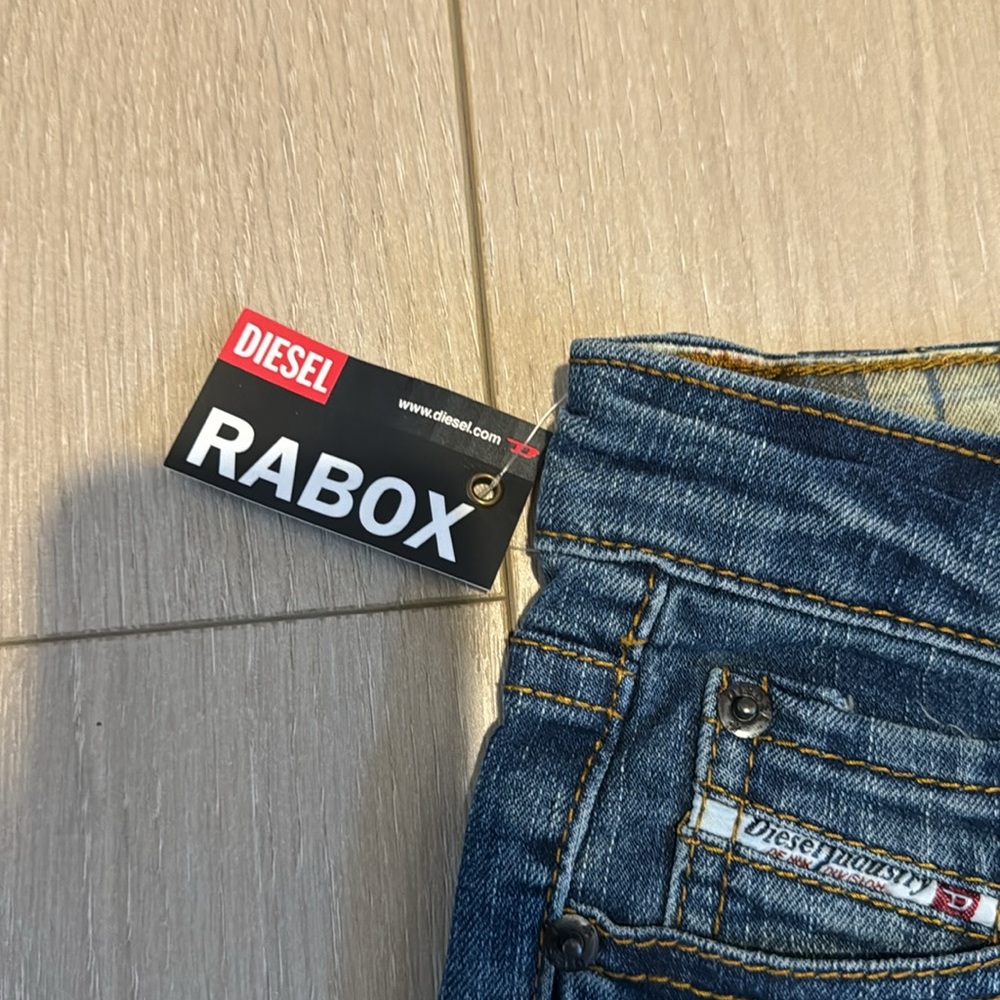 Diesel Rabox Cropped Jeans - Picture 3 of 6